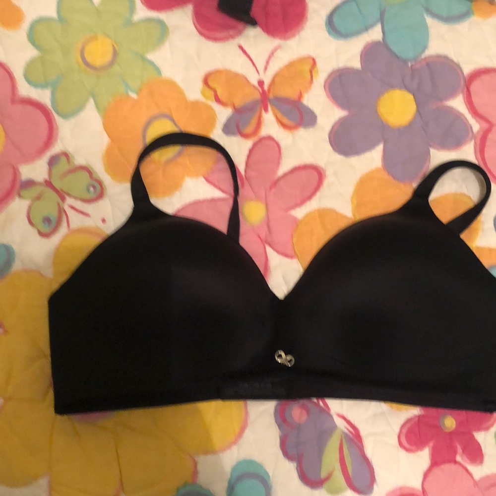 Never worn Jockey Realfit Wire free bra!
